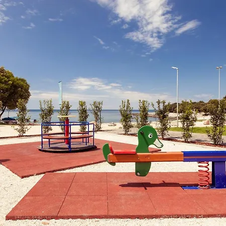 Holiday park Luxury Glamping Porto Bus 5*