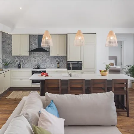 Luxury Glamping Porto Bus 5*