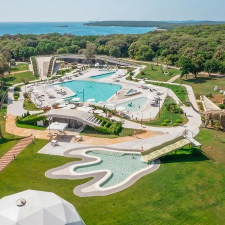 Luxury Glamping Porto Bus Tatil parkı 5*