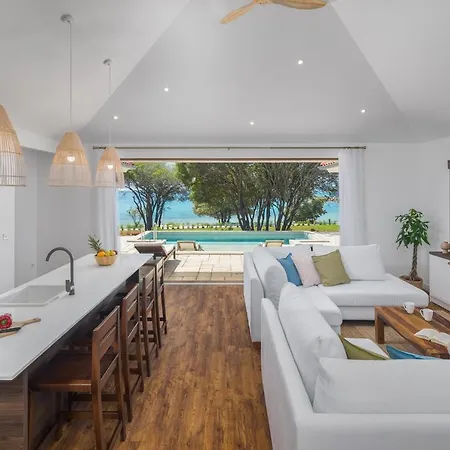 Tatil parkı Luxury Glamping Porto Bus Bale