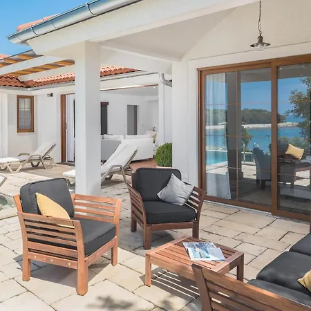 Tatil parkı Luxury Glamping Porto Bus