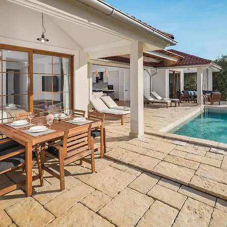 Luxury Glamping Porto Bus 5* Bale