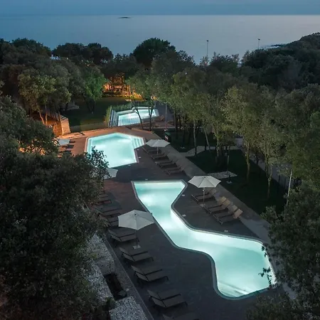 Holiday park Luxury Glamping Porto Bus Bale