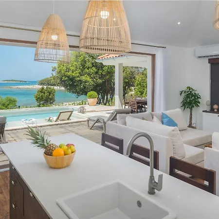 Luxury Glamping Porto Bus 5* Bale