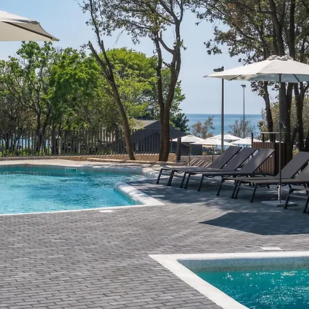 Luxury Glamping Porto Bus Бале