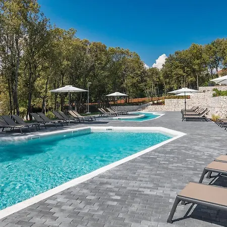 База отдыха Luxury Glamping Porto Bus 5*